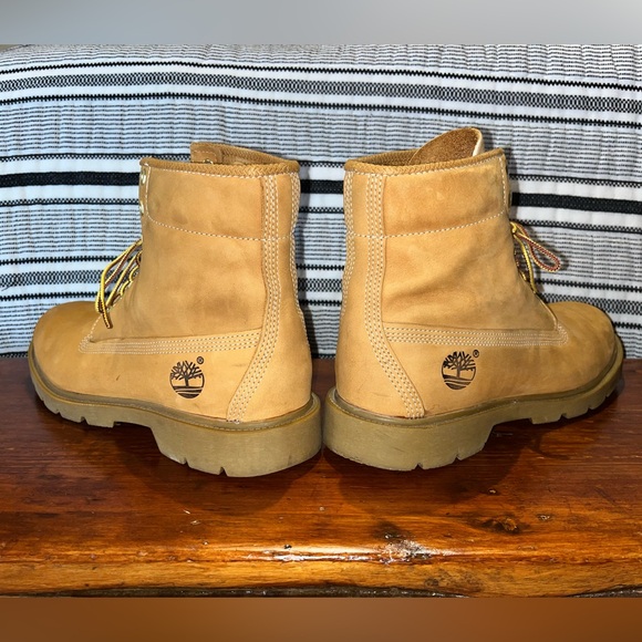 Timberland Classic Mens 6-Inch Waterproof Boots - Picture 2 of 11